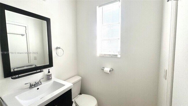 Foto del edificio - 751 Euclid Ave