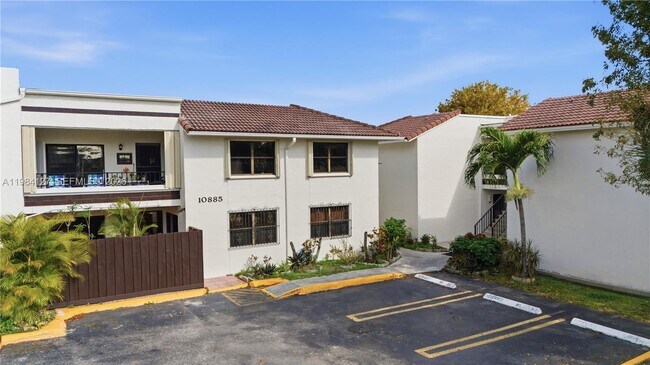 Foto del edificio - 10885 NW 7th St