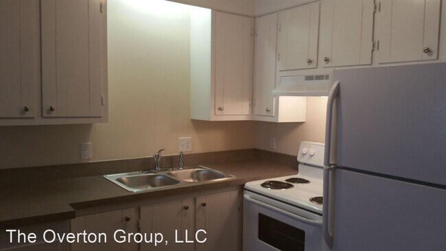 Foto del edificio - 3030 Adams Blvd