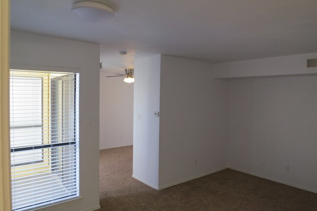 Foto del edificio - 3113 Sondra Dr