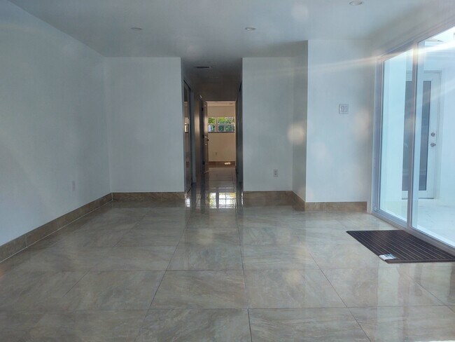Foto del edificio - 427 W 45th St