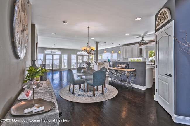 Building Photo - 709 Princeton Ave