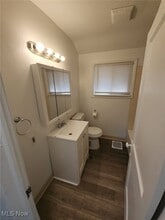 Building Photo - 905 Selwyn Rd