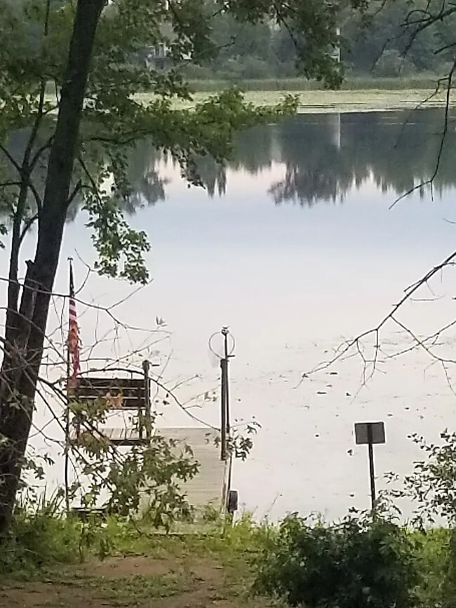 Building Photo - 2099 317th Ave NE