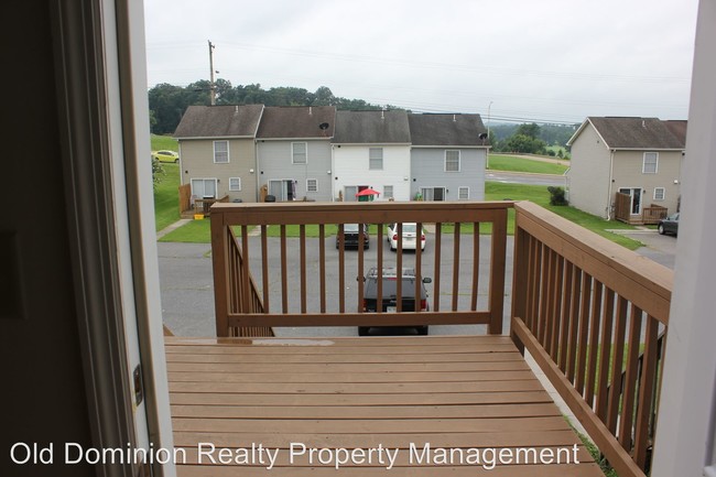 Building Photo - 1465 Shenstone Dr