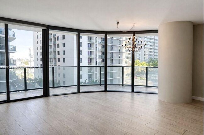 Foto del edificio - 45 SW 9th St