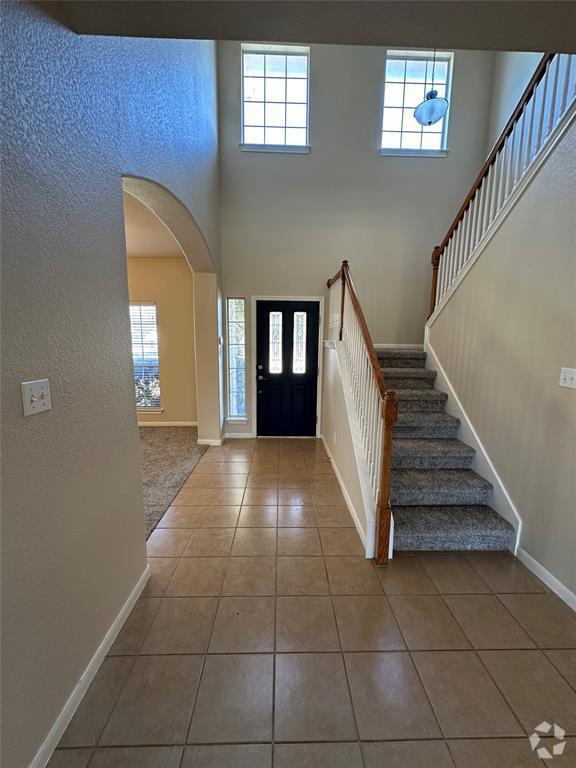 Building Photo - 401 Silent Spring Dr