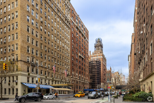 Foto del edificio - 30 Fifth Ave