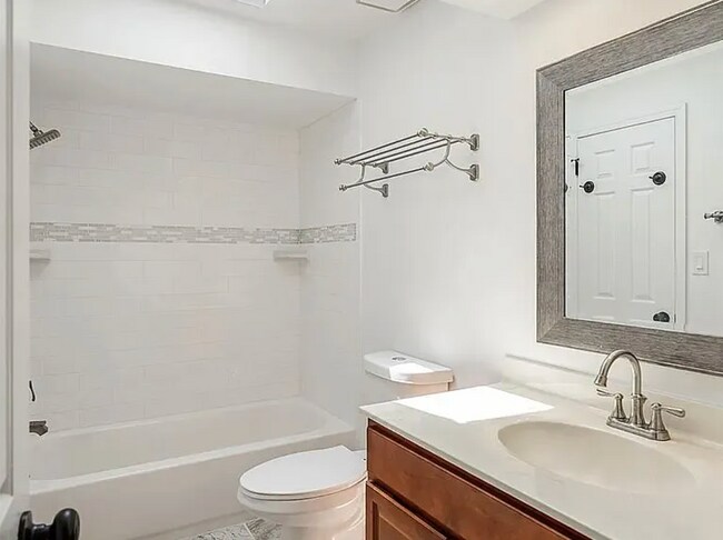 Foto del edificio - 804 Timber Oaks Rd