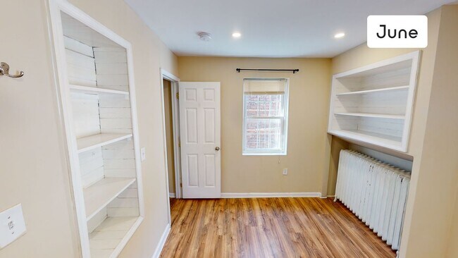 Foto del edificio - ROOM ONLY in 8-bed/3.5-bath Home