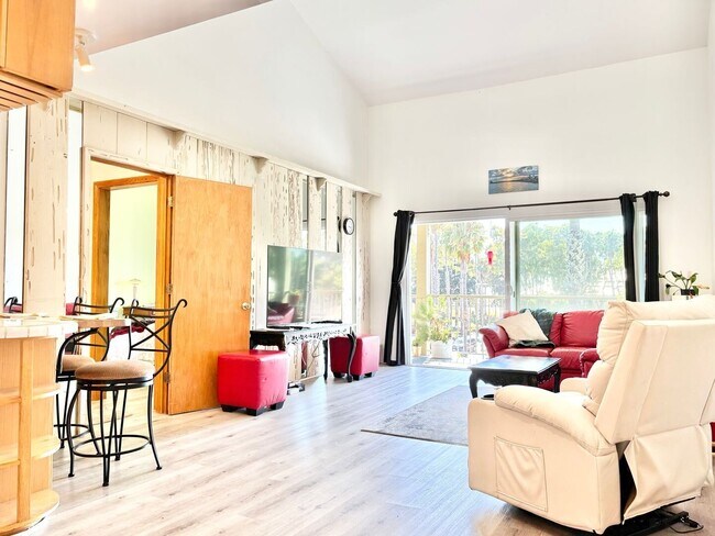 Foto del edificio - 2 Bedroom + 2 Bathroom Condo | Surfside III | Port Hueneme | Furnished