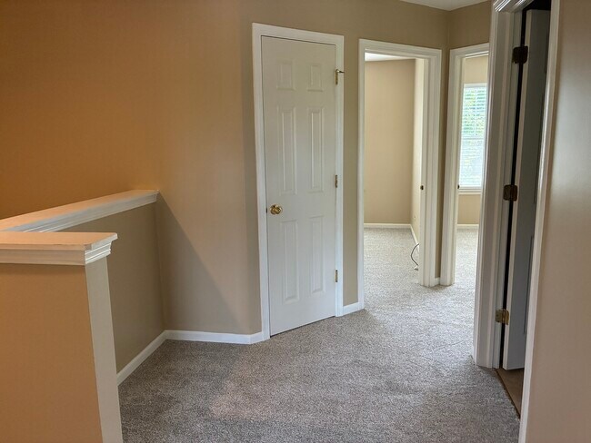 Building Photo - 3383 Kentshire Cir