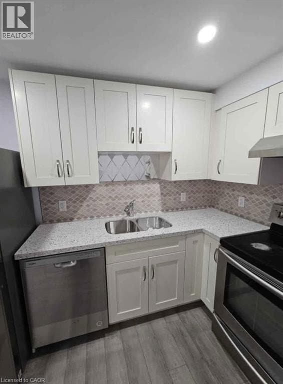 Building Photo - 560 Landgren Ct