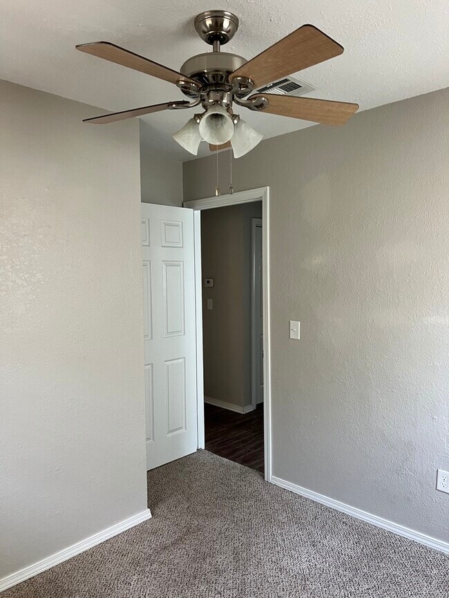 Building Photo - 721 N Southminster St. Moore, OK 73160