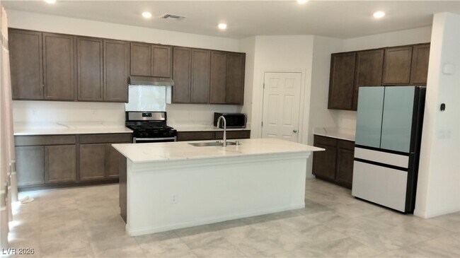 Foto del edificio - 7513 Lush Oasis Ave.