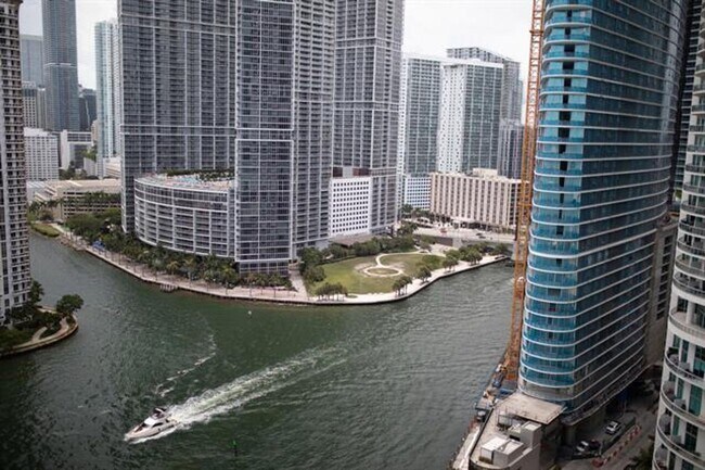 Building Photo - 325 S Biscayne Blvd