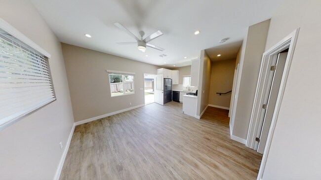 Foto del edificio - PRIVATE YARD!! 4BD/2BR, Corner of Tipton and 63rd (Lease out, pending signatures. Check back in a...