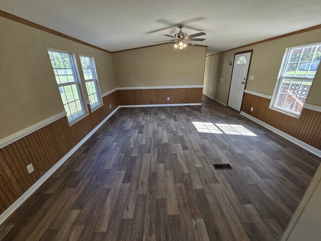 Foto del edificio - 9614 Dunn Rd