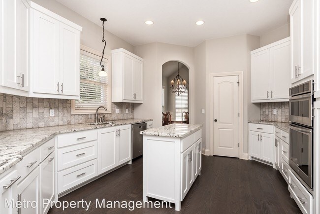 Foto del edificio - 5 br, 3.5 bath House - 6209 W Valley View Rd