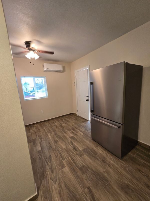 Building Photo - 624 E Roosevelt Ave