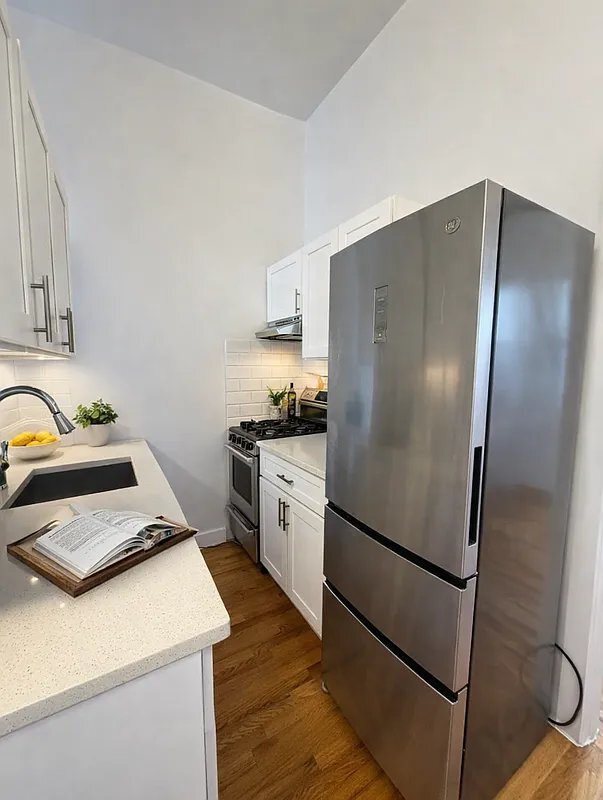 Building Photo - 126 Elizabeth St