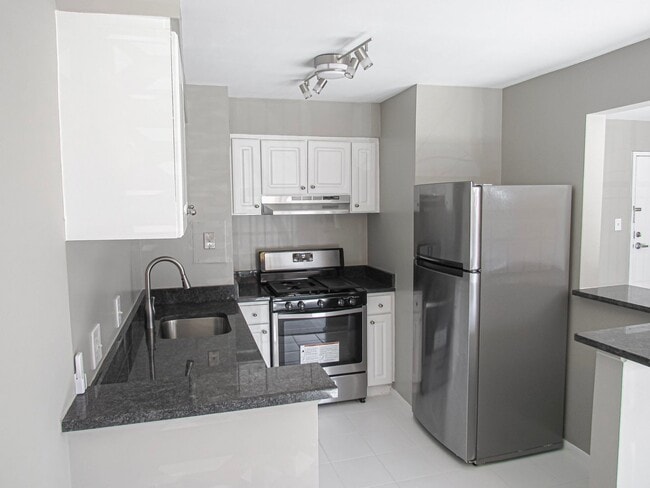 Foto del edificio - Bright and Modern 1 Bed 1 Bath Condo With ...