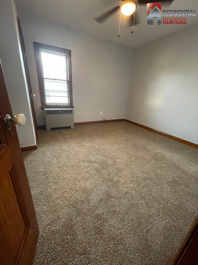 Building Photo - 1027 W Morgan Ave