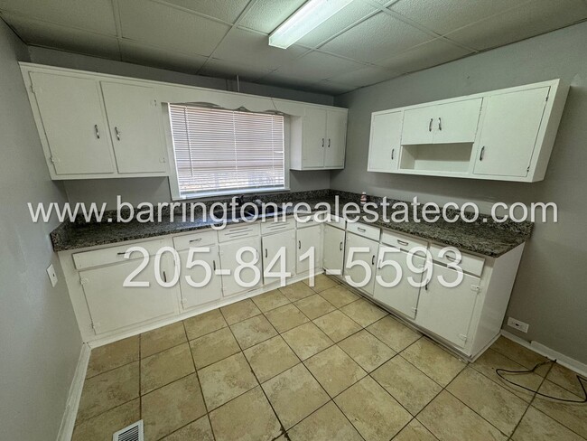 Building Photo - 1521 Cherry Ave