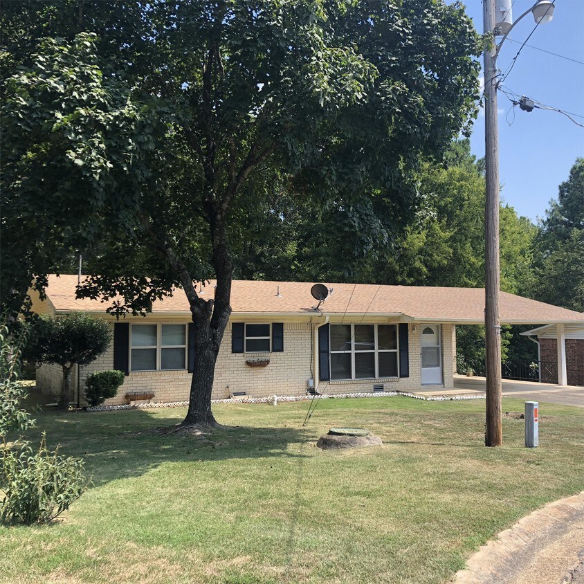 Primary Photo - 110 Marigold Cir