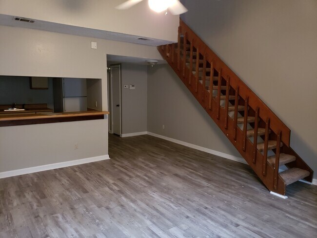 Foto del edificio - 2/2 Townhome in Villas of Westridge