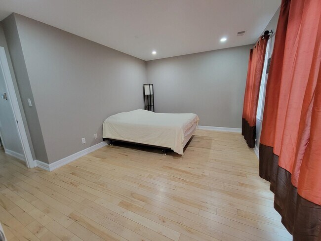 Building Photo - 13 WOJTYCHA Dr