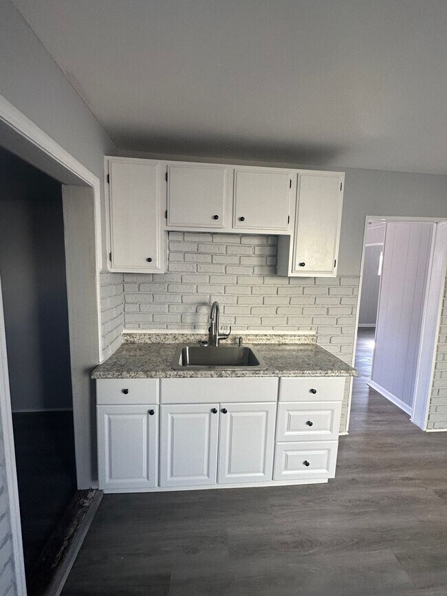 Building Photo - 3bd Single Garfield Section 8