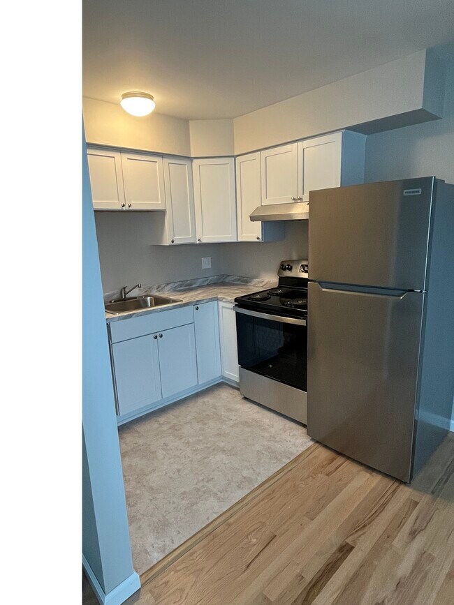 Foto del edificio - 4820 Briarwood Ave