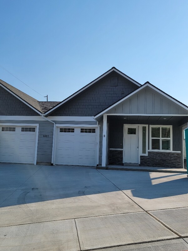 1811 McKittrick St, Wenatchee, WA 98801 Townhome Rentals in Wenatchee