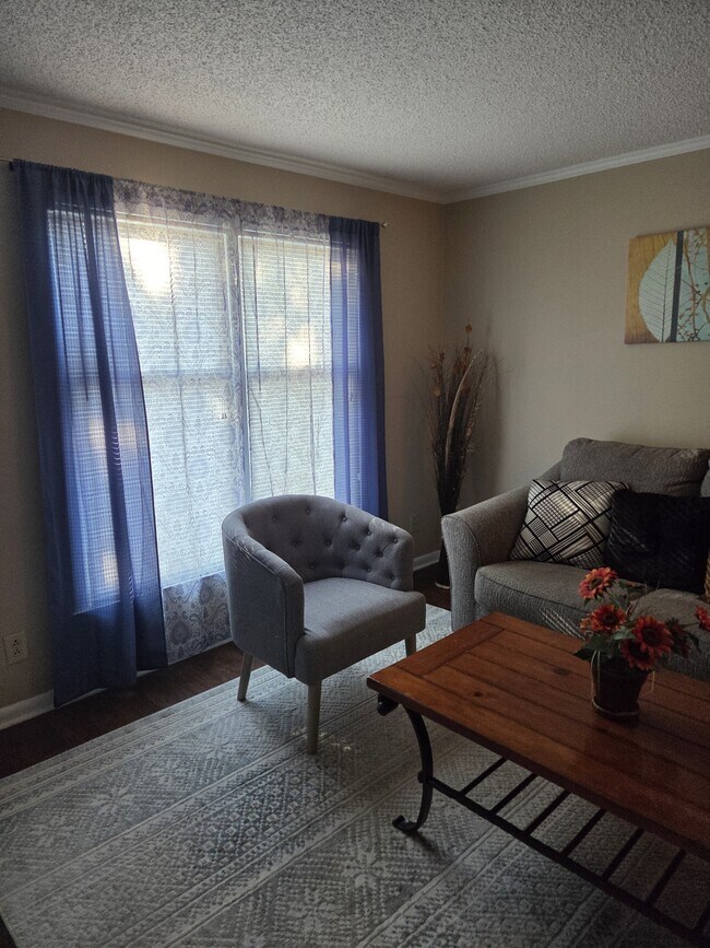 Foto del edificio - 4115 Little River Rd