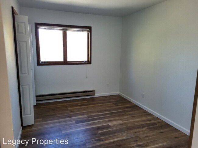 Foto del edificio - 4 br, 3 bath House - 110 W Graf St.