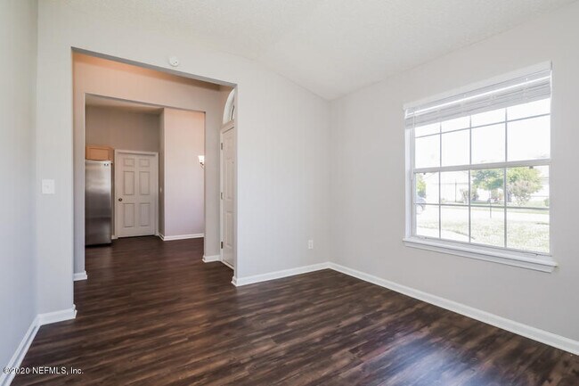 Foto del edificio - 3757 Woodbriar Dr