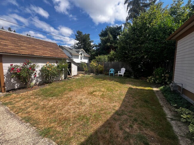 Foto del edificio - 3-Bedroom 2-bathroom house in Cottage Grove