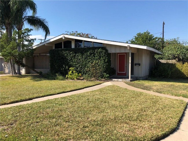 Building Photo - 402 Palmetto St