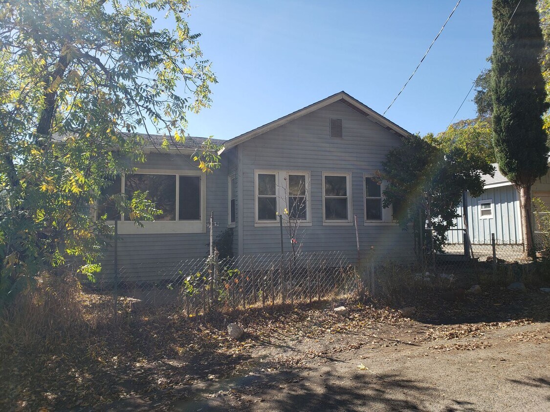 Foto principal - 12509 Oak St