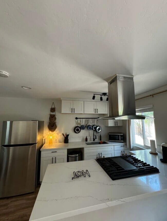 Foto del edificio - 1472 Iris Ave