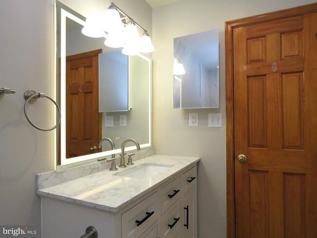 Building Photo - 3013 Hickory Grove Ct