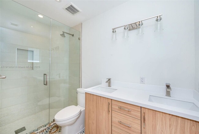 Foto del edificio - 636 Malaga Ave