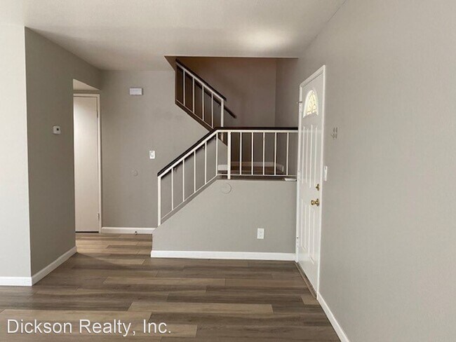 Building Photo - 2 br, 1.5 bath House - 2495 Sycamore Glen #4