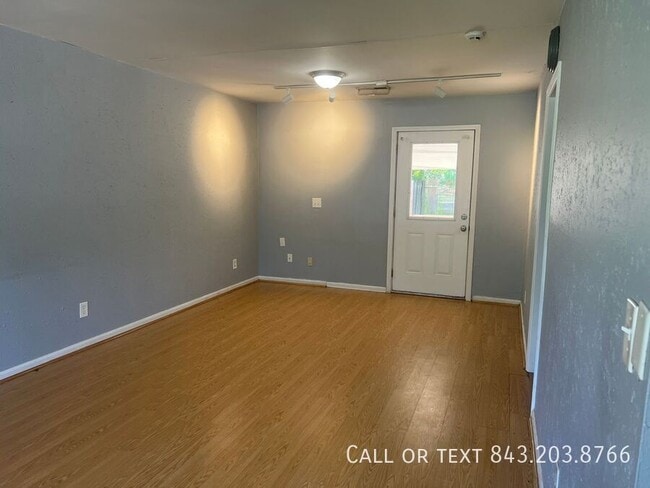 Building Photo - 114 Pintail Dr