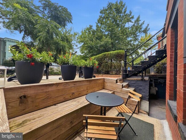 Foto del edificio - 1813 8th St NW