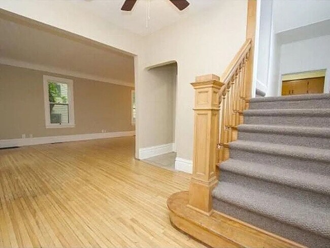 Foto del edificio - Gorgeous 5 Bedroom Home in Coveted SE Neig...