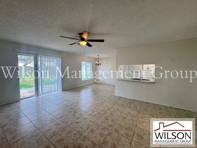 Building Photo - 1013 Arizona Ct