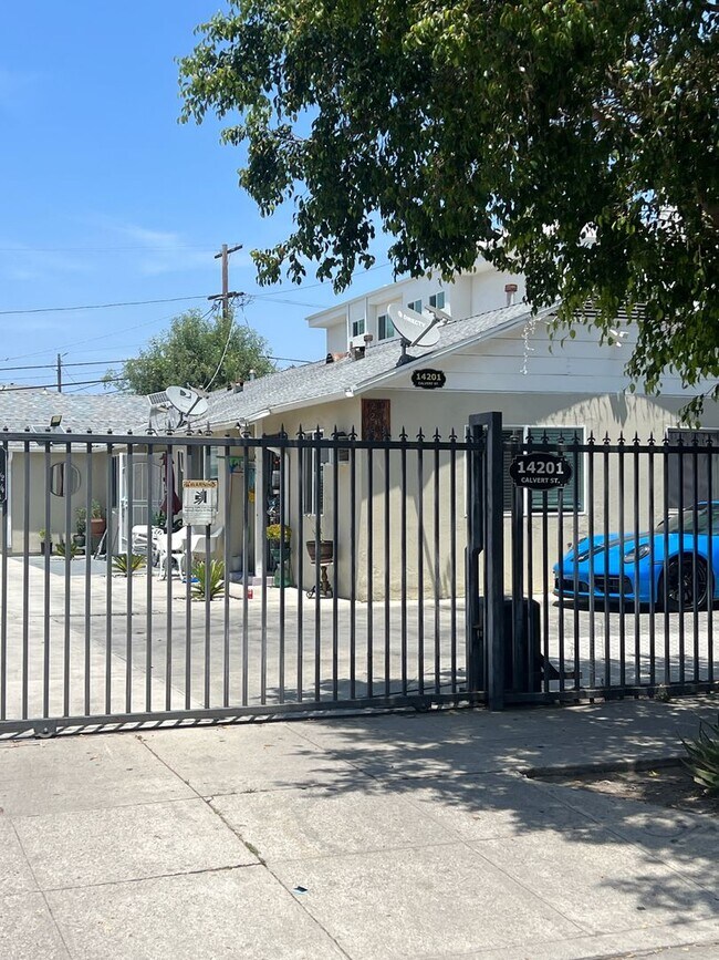 Building Photo - 14201 Calvert St