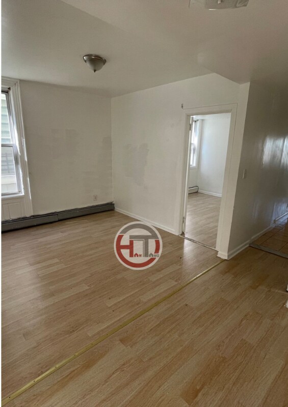 Building Photo - 2255 Gleason Ave